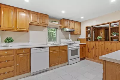 42 Fuller Ave, Lancaster, MA 01523 - Photo 4