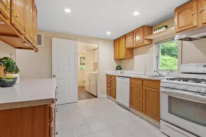 42 Fuller Ave, Lancaster, MA 01523 - Photo 8