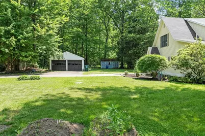 42 Fuller Ave, Lancaster, MA 01523 - Photo 2
