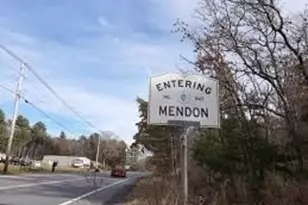 7 Cape Rd, Mendon, MA 01756 - Photo 1