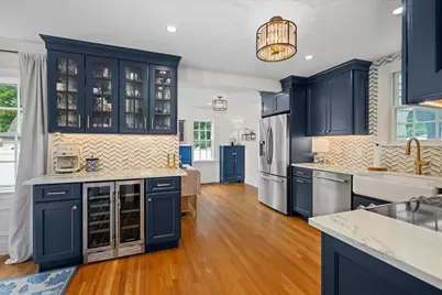 14 Kenilworth Rd, Shrewsbury, MA 01545 - Photo 2