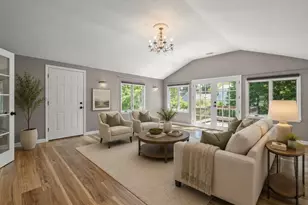 9 Oak Dr, Plainville, MA 02762 - Photo 4