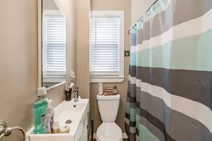 38 Woodward St, Boston, MA 02127 - Photo 10
