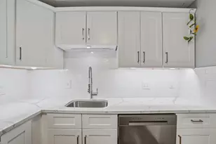 26 Williamsburg Ct, Shrewsbury, MA 01545 - Photo 6