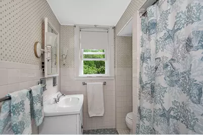 395 Kingsbury Ave, Haverhill, MA 01835 - Photo 12