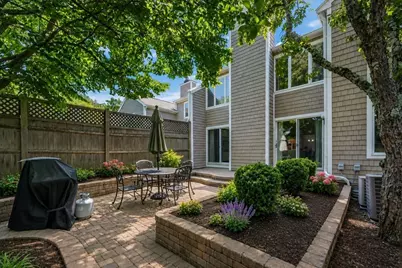 439 Dedham St #C, Newton, MA 02459 - Photo 14