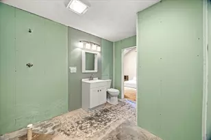 871 Washington St, Franklin, MA 02038 - Photo 8