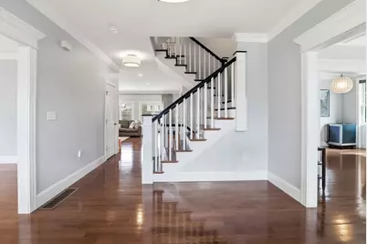 7 Howe St, Hingham, MA 02043 - Photo 2