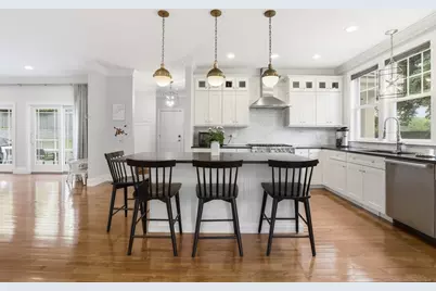 7 Howe St, Hingham, MA 02043 - Photo 6
