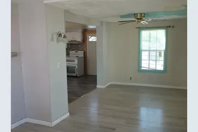 241 Tyler St, Springfield, MA 01109 - Photo 8
