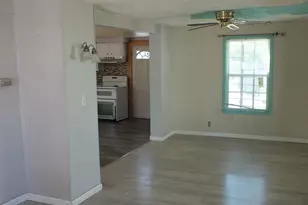 241 Tyler St, Springfield, MA 01109 - Photo 8