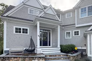 18 Spoondrift Cir, Mashpee, MA 02649 - Photo 2