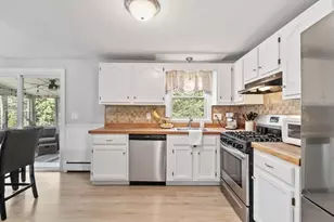 104 Freda Ln, Lowell, MA 01854 - Photo 6