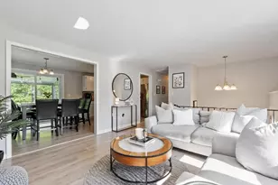 104 Freda Ln, Lowell, MA 01854 - Photo 4
