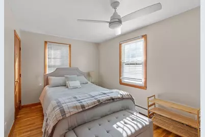 195 Lakeview Ave, Tyngsborough, MA 01879 - Photo 14