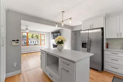 195 Lakeview Ave, Tyngsborough, MA 01879 - Photo 8