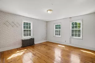 5 Pleasant St, Upton, MA 01568 - Photo 32