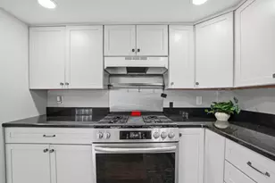 5 Pleasant St, Upton, MA 01568 - Photo 8