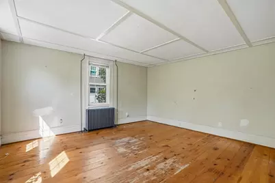 5 Pleasant St, Upton, MA 01568 - Photo 16