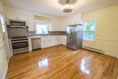19 Faxon St #F, Newton, MA 02458 - Photo 2