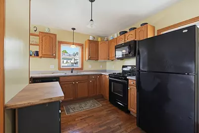 36 Warner St, Gloucester, MA 01930 - Photo 8