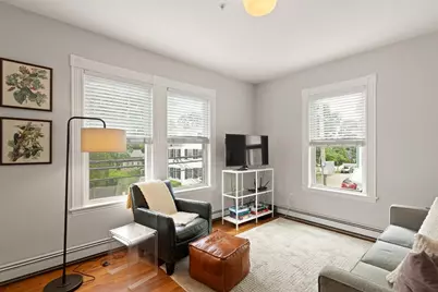 12 1/2 Dearborn Street #2, Salem, MA 01970 - Photo 4