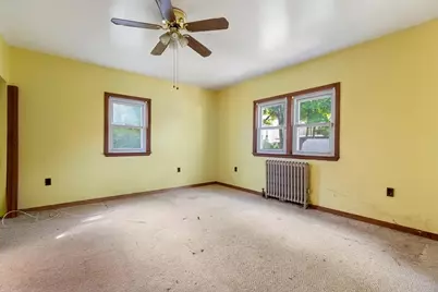 30 Harvard St, Malden, MA 02148 - Photo 16