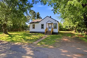 68 Fairview St, Ludlow, MA 01056 - Photo 2