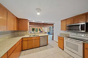 46 Tower Hill Dr, Hanover, MA 02339 - Photo 6