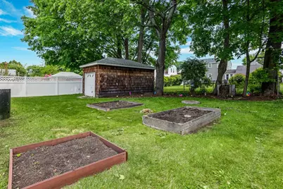 24 Hawthorne Street, Haverhill, MA 01835 - Photo 32