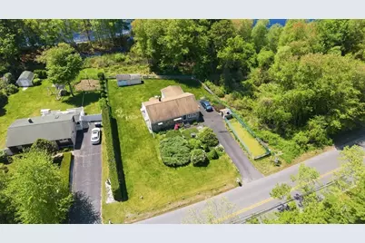 1638 Braley Rd, New Bedford, MA 02745 - Photo 14