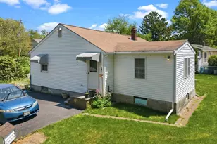 1638 Braley Rd, New Bedford, MA 02745 - Photo 10