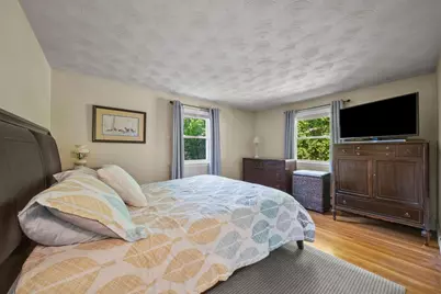 6 Shields St, Woburn, MA 01801 - Photo 8