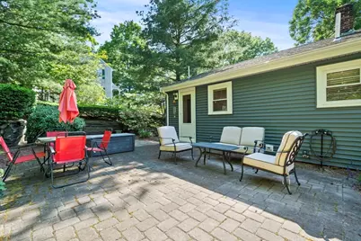 6 Shields St, Woburn, MA 01801 - Photo 16