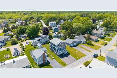 35 Shore Dr, Mattapoisett, MA 02739 - Photo 4