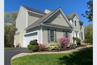 21 Seaver Farm Ln, Grafton, MA 01560 - Photo 2