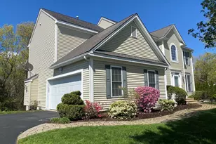 21 Seaver Farm Ln, Grafton, MA 01560 - Photo 2