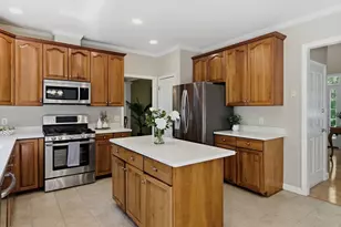 21 Seaver Farm Ln, Grafton, MA 01560 - Photo 16