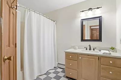 25 Thomas Pl, Leominster, MA 01453 - Photo 20