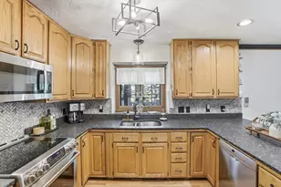 25 Thomas Pl, Leominster, MA 01453 - Photo 10