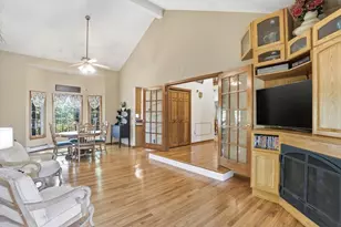 25 Thomas Pl, Leominster, MA 01453 - Photo 4
