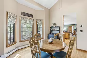 25 Thomas Pl, Leominster, MA 01453 - Photo 12