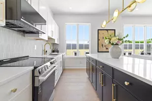 4471 Washtington St, Boston, MA 02131 - Photo 8