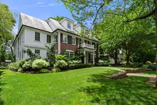 25 Kenilworth Rd, Wellesley, MA 02482 - Photo 2