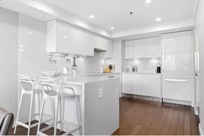 250 Hammond Pond Pkwy #716S, Newton, MA 02467 - Photo 4