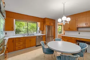 26 Arrowhead Rd, Weston, MA 02493 - Photo 8
