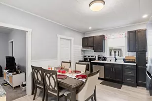 33 Warren St, Peabody, MA 01960 - Photo 4