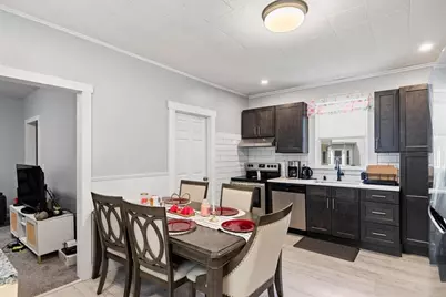 33 Warren St, Peabody, MA 01960 - Photo 4