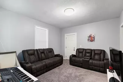 33 Warren St, Peabody, MA 01960 - Photo 8