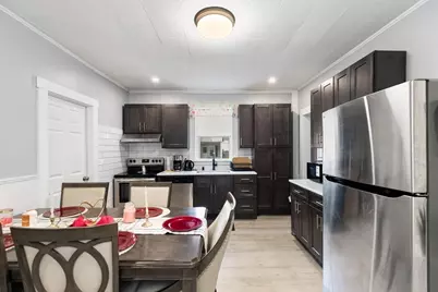 33 Warren St, Peabody, MA 01960 - Photo 6